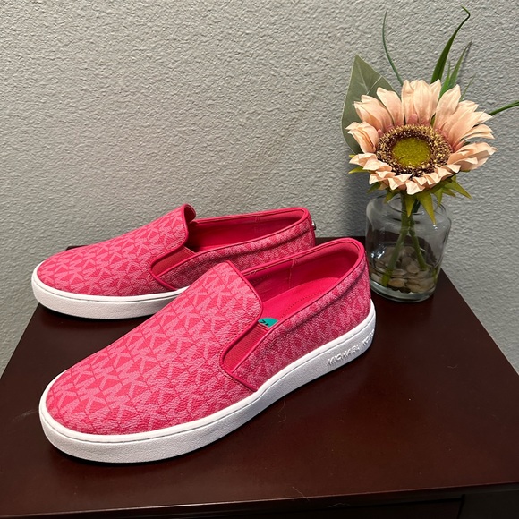New WO Box - Michael Kors Teddi Slip on - Picture 1 of 3